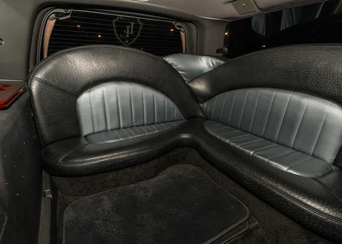 14 Passenger Expedition gallery image 7 for limousine service in Halton Hills