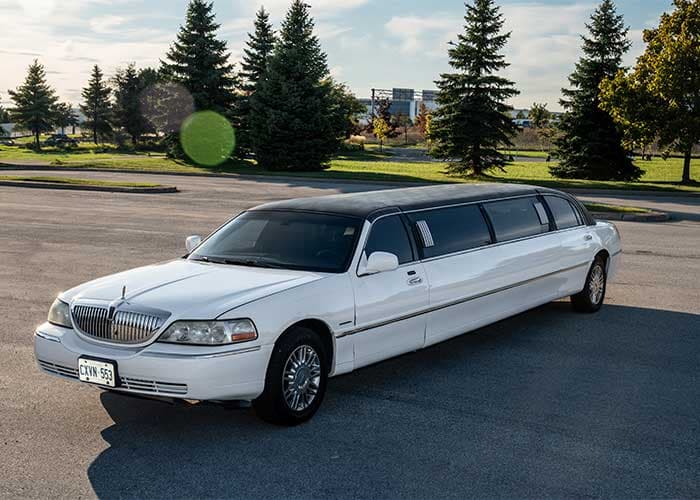 Lincoln Stretched Towncar luxury limo rental in Halton Hills