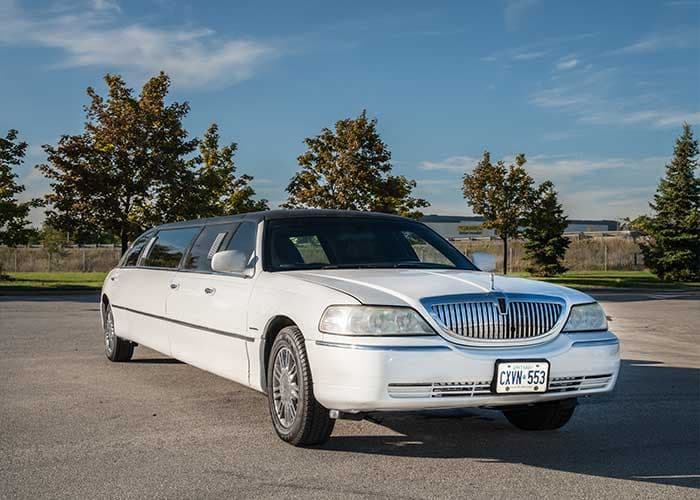 Lincoln Stretched Towncar gallery image 2 for limousine service in Halton Hills