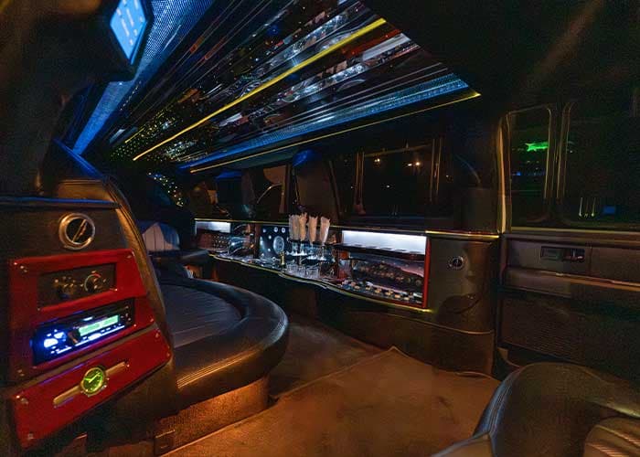 14 Passenger Lincoln Navigator Limo gallery image 3 for limousine service in Halton Hills