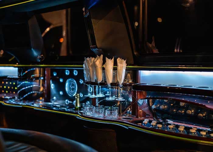 14 Passenger Lincoln Navigator Limo gallery image 4 for limousine service in Halton Hills